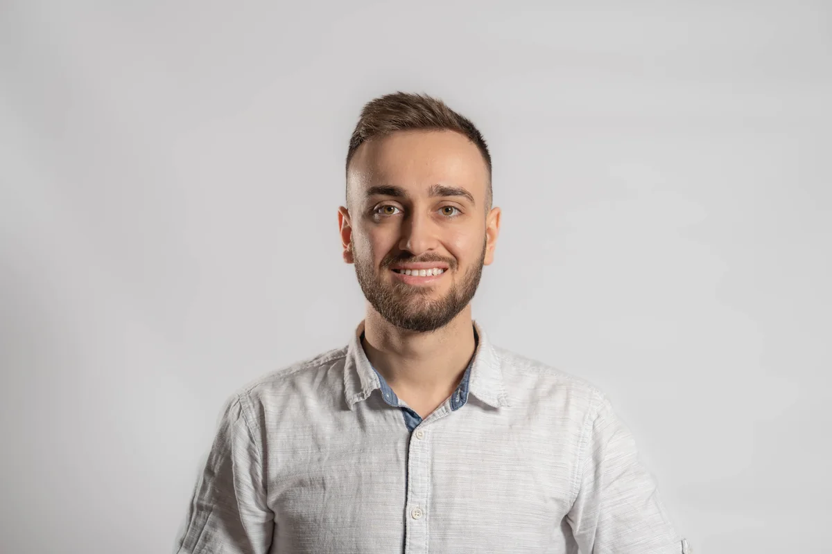 Portrait of the filmmaker behind Dropshot Productions